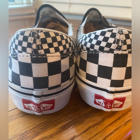 Vans off the wall Size 9
Good condition - Picture 2 of 6